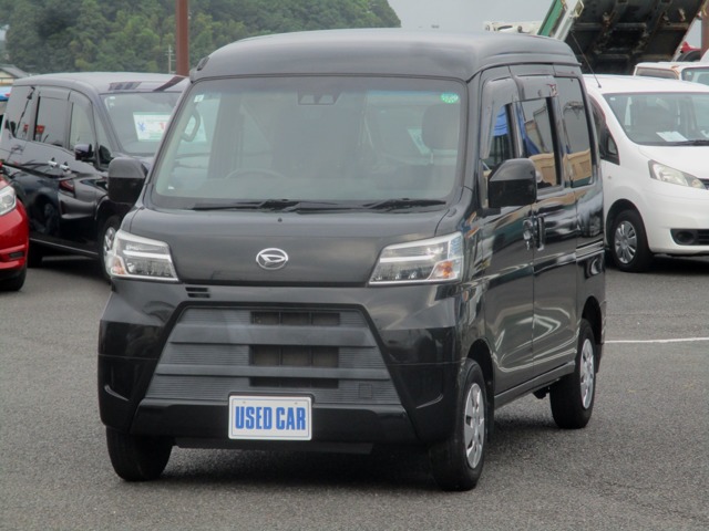Daihatsu Hijet Cargo 1