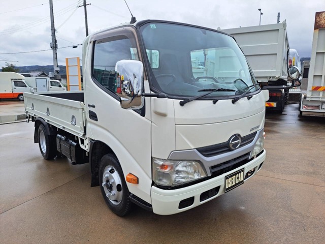 Hino Dutro 1