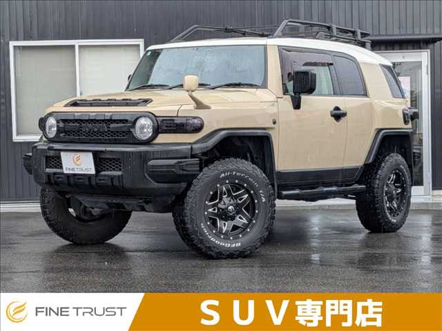 Toyota FJ Cruiser 2