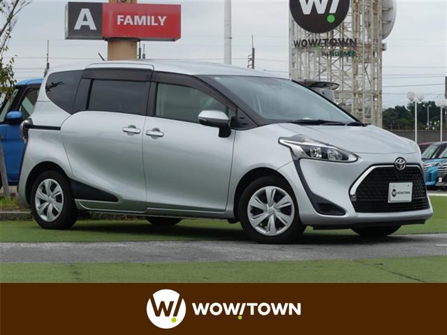 Toyota Sienta 1