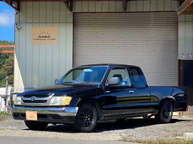 Toyota Hilux 2