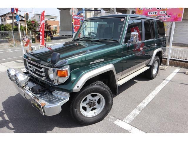 Toyota Land Cruiser 70 2