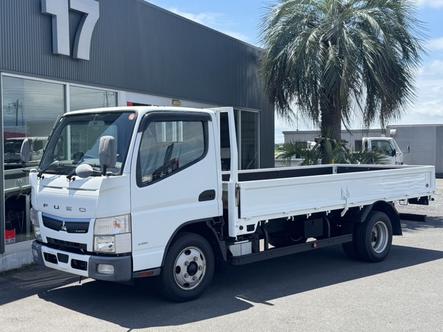 Mitsubishi Fuso Canter 1