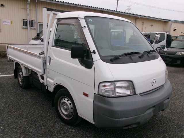 Mazda Bongo Truck 1