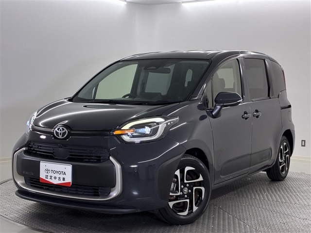 Toyota Sienta 1
