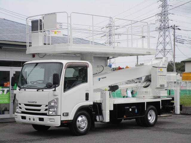 2018 Isuzu Elf