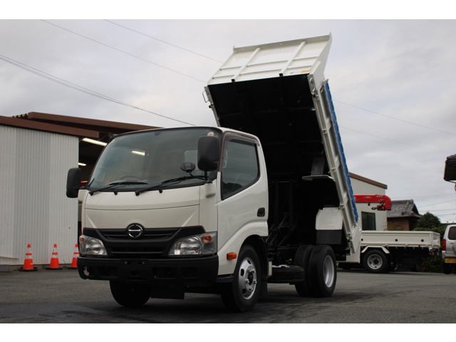 Hino Dutro 1