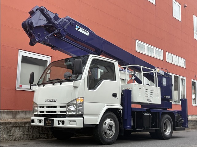 Isuzu Elf 1