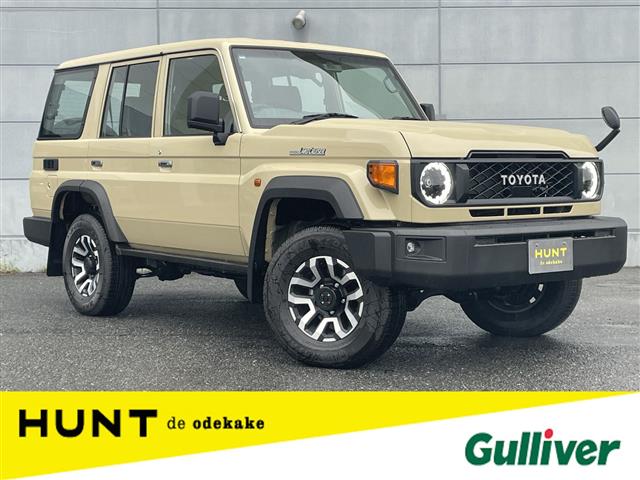 Toyota Land Cruiser 70 2