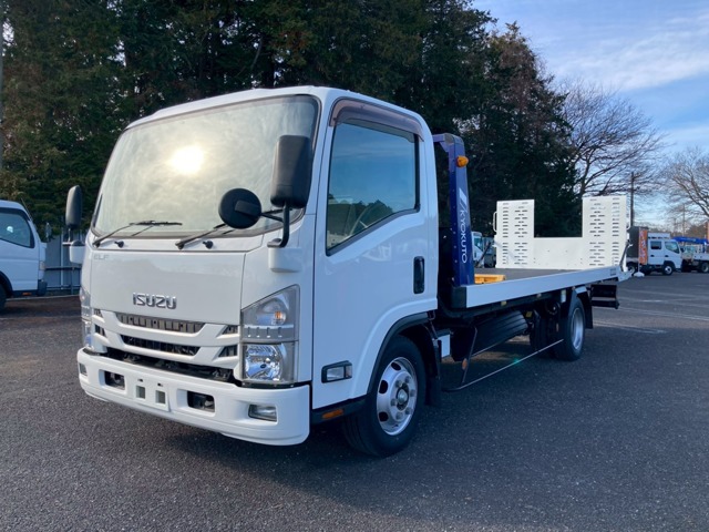 Isuzu Elf 1