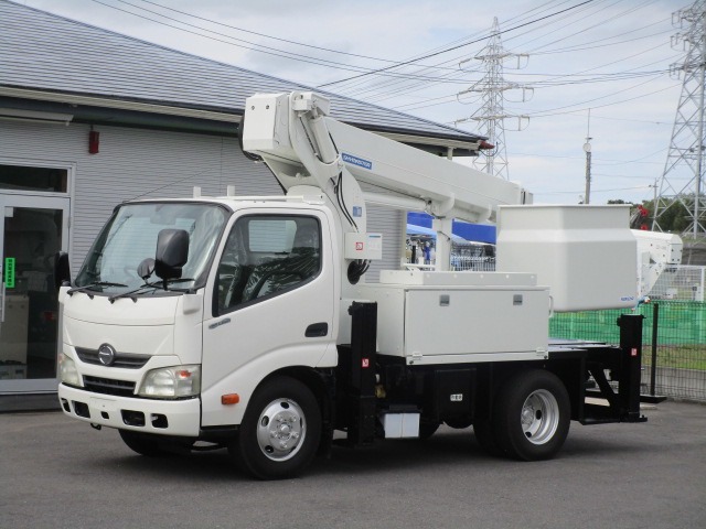Hino Dutro 1