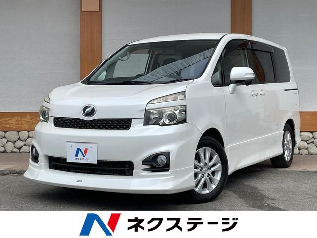 Toyota Voxy 1