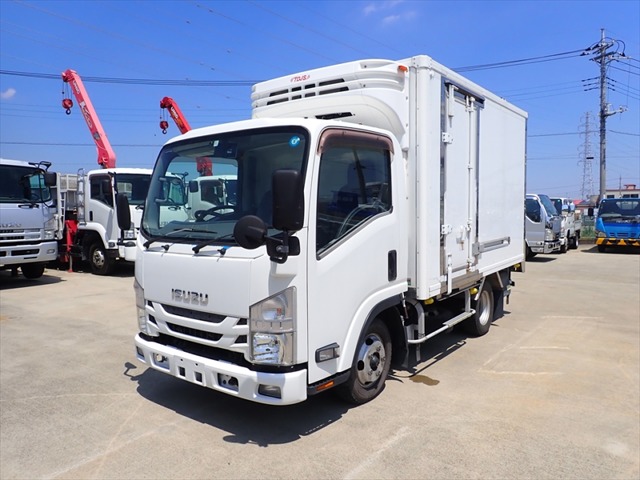 Isuzu Elf 1