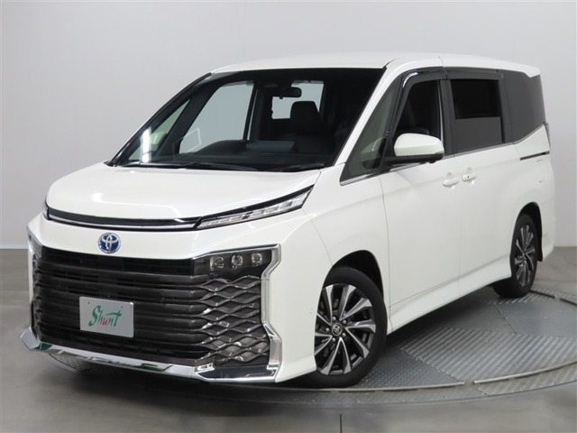 Toyota Voxy 1