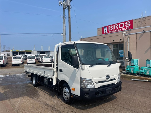 2025 Hino Dutro
