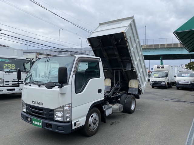 Isuzu Elf 1