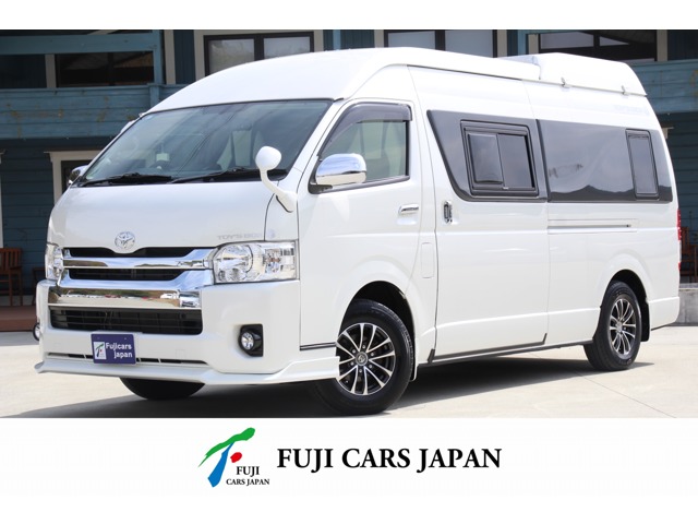 Toyota Hiace Van 1