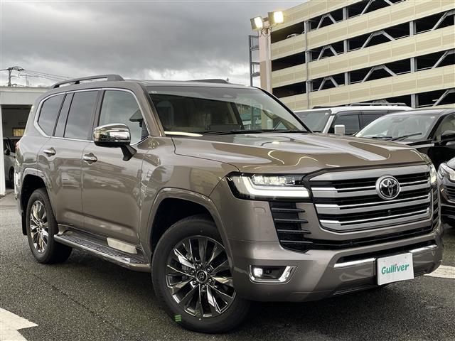 Toyota Land Cruiser 300 1