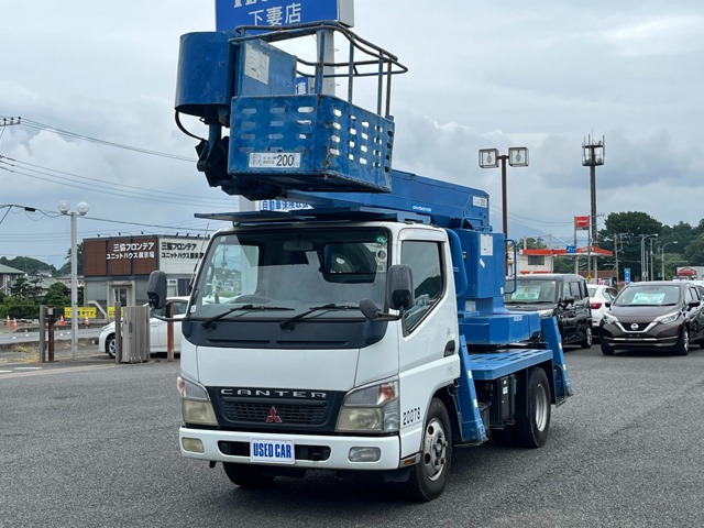 Mitsubishi Fuso Canter 1