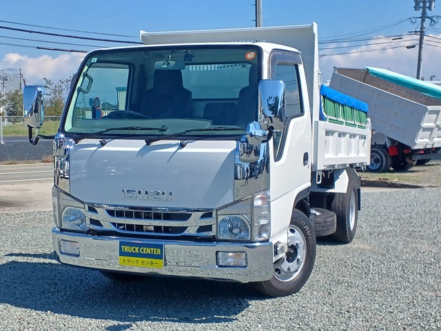 2017 Isuzu Elf