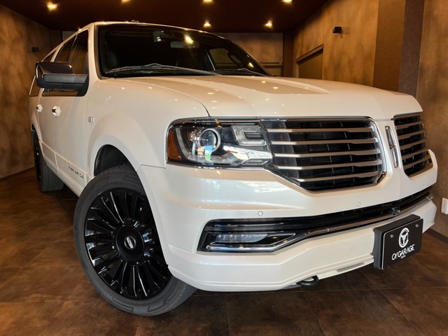 Lincoln Navigator 3.5 4WD Late model Long body 8-seater 3-number registration Black leather Genuine 22-inch alloy wheels Genuine monitor Panasonic SD navigation Digital TV Backup Camera Side camera Electric side step Sunroof Seat heater