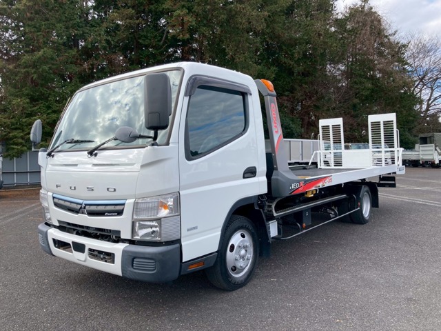 Mitsubishi Fuso Canter 1