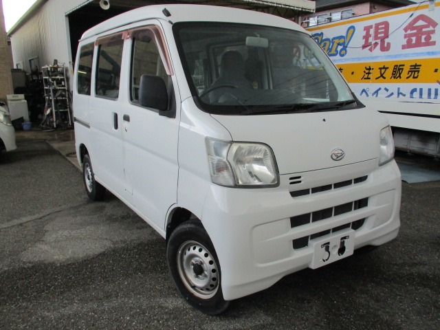 Daihatsu Hijet Cargo 1
