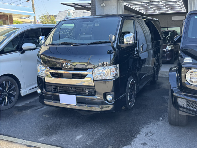 Toyota Hiace Van 1