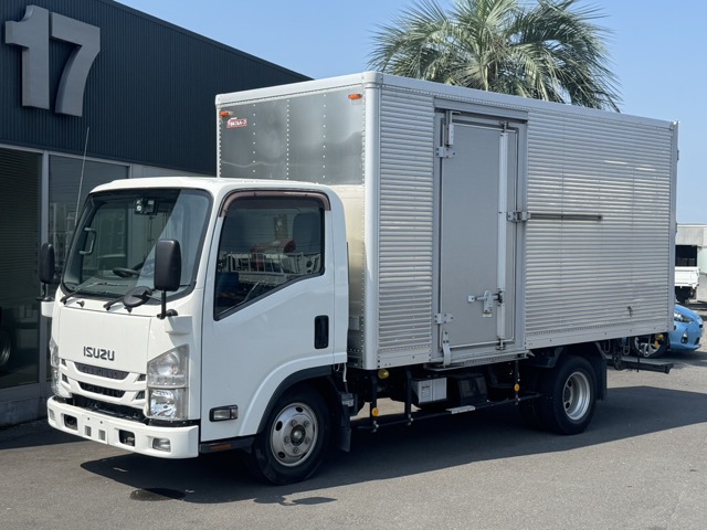 2016 Isuzu Elf