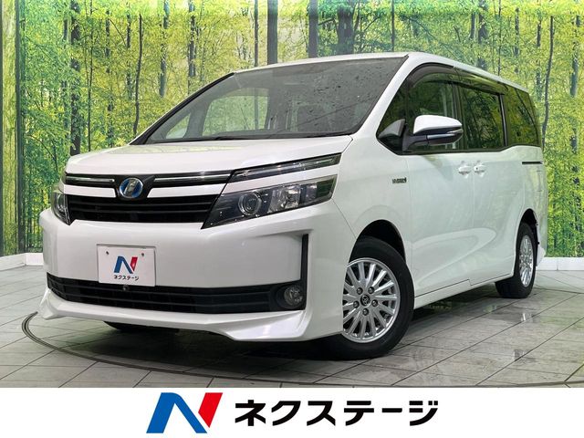 Toyota Voxy 1