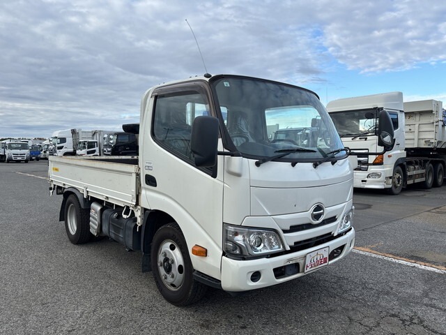 Hino Dutro 1