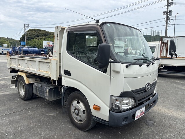 Hino Dutro 1