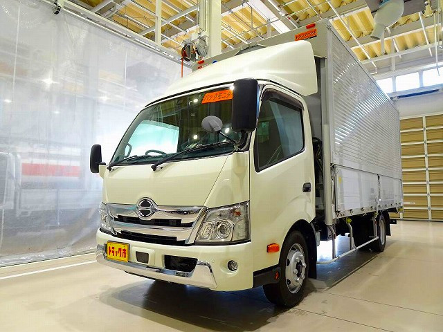 Hino Dutro 1