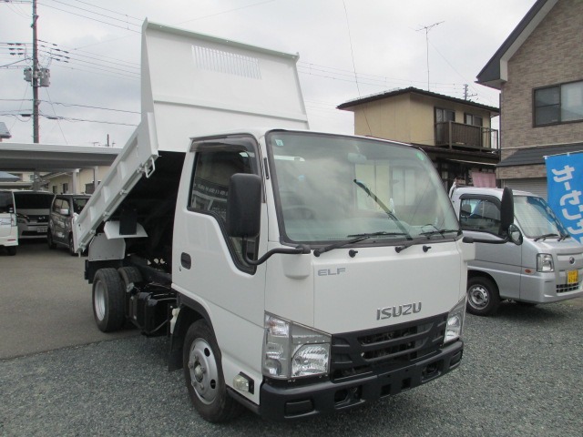 2019 Isuzu Elf