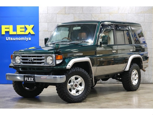 Toyota Land Cruiser 70 2
