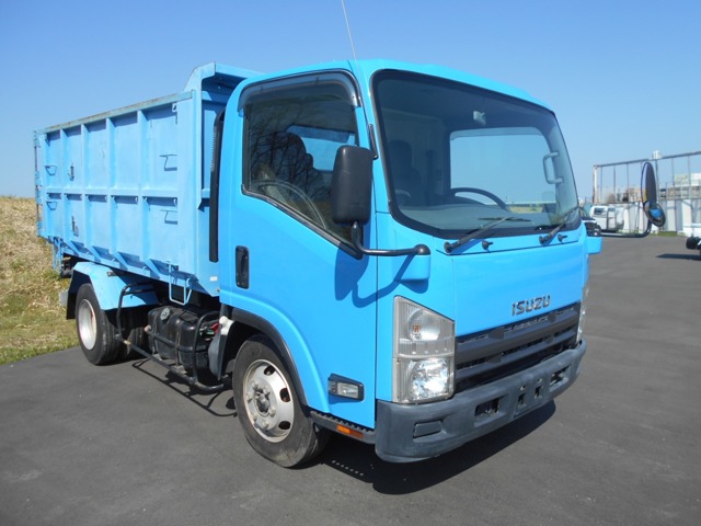 Isuzu Elf 1