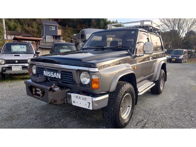 Nissan Safari 1