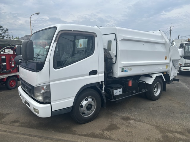 Mitsubishi Fuso Canter 1