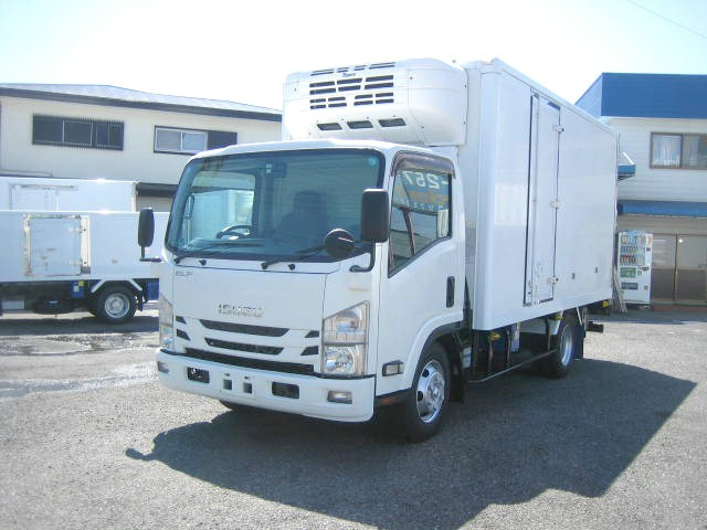 2017 Isuzu Elf
