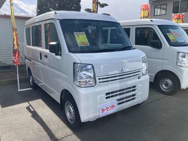 Mitsubishi Minicab Van 1