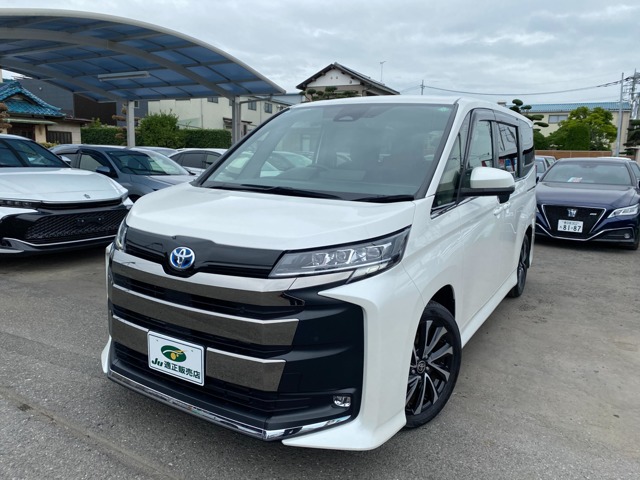 Toyota Noah 1