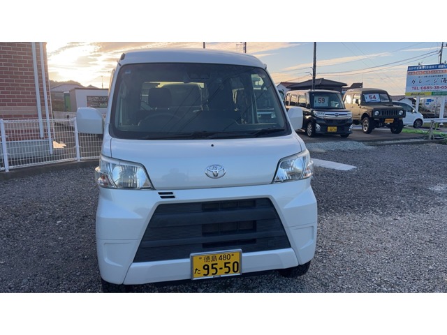 Toyota Pixis Van 1