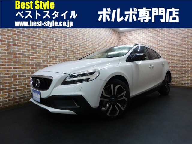 Volvo V40 Cross Country 1