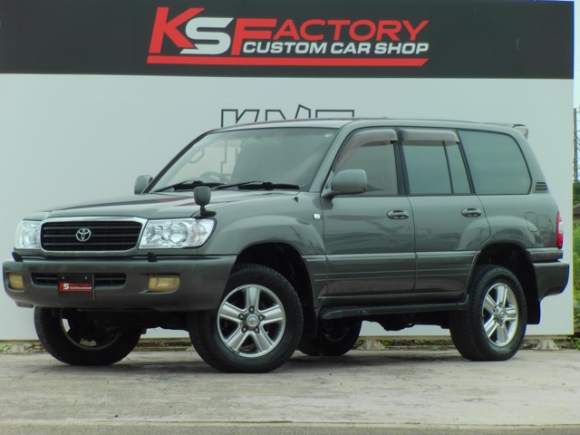 Toyota Land Cruiser 100 2