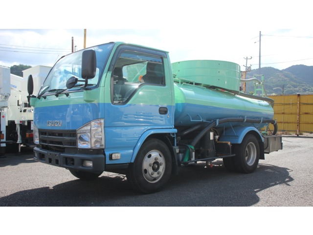 2010 Isuzu Elf