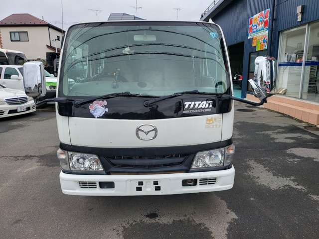 Mazda Titan Dash 1