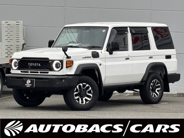 Toyota Land Cruiser 70 1