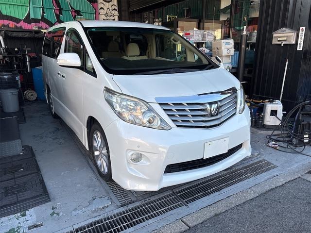 Toyota Alphard 1