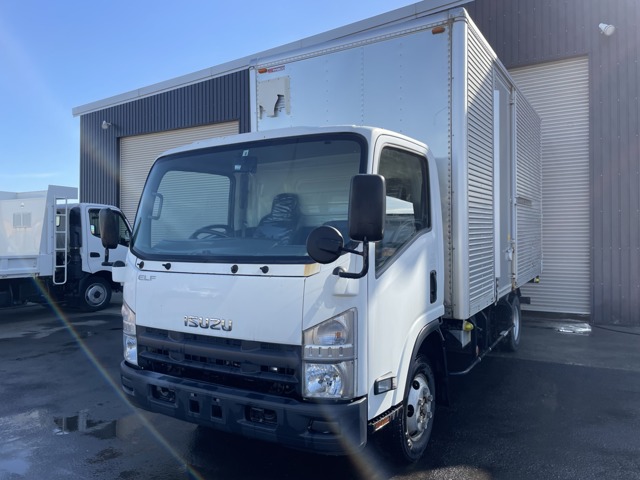 2014 Isuzu Elf