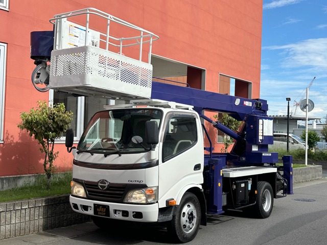 Hino Dutro 1